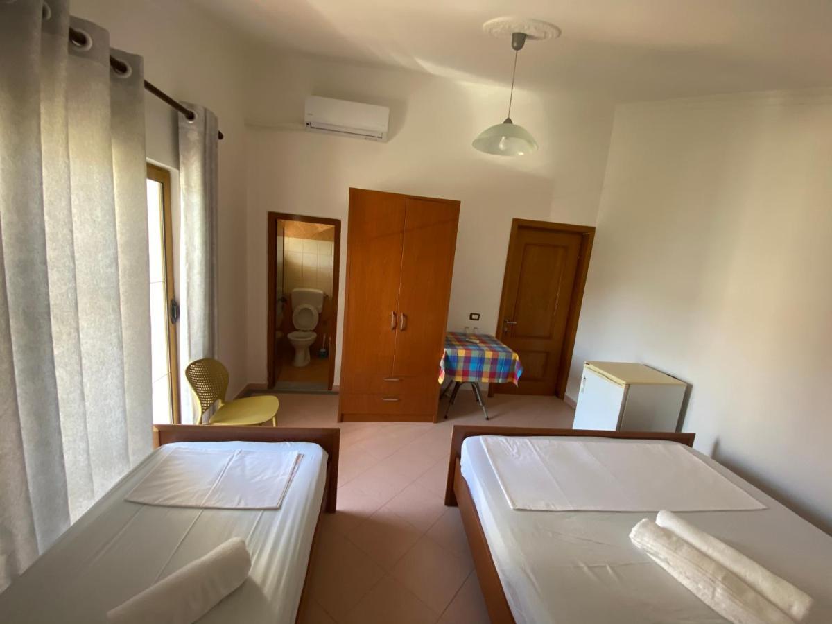 Guest House Lionel Durrës Kültér fotó