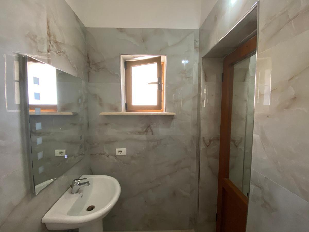 Guest House Lionel Durrës Kültér fotó