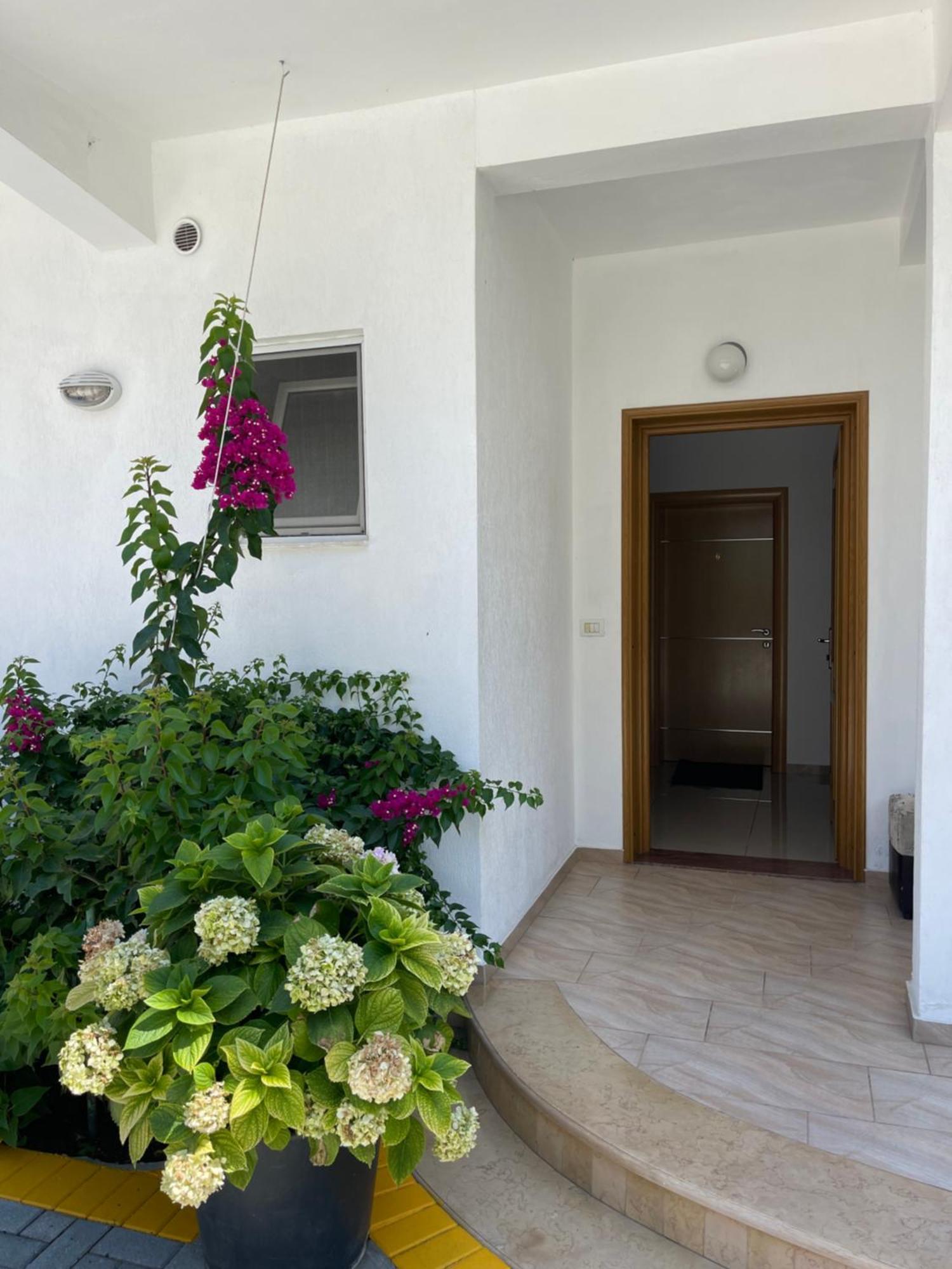 Guest House Lionel Durrës Kültér fotó